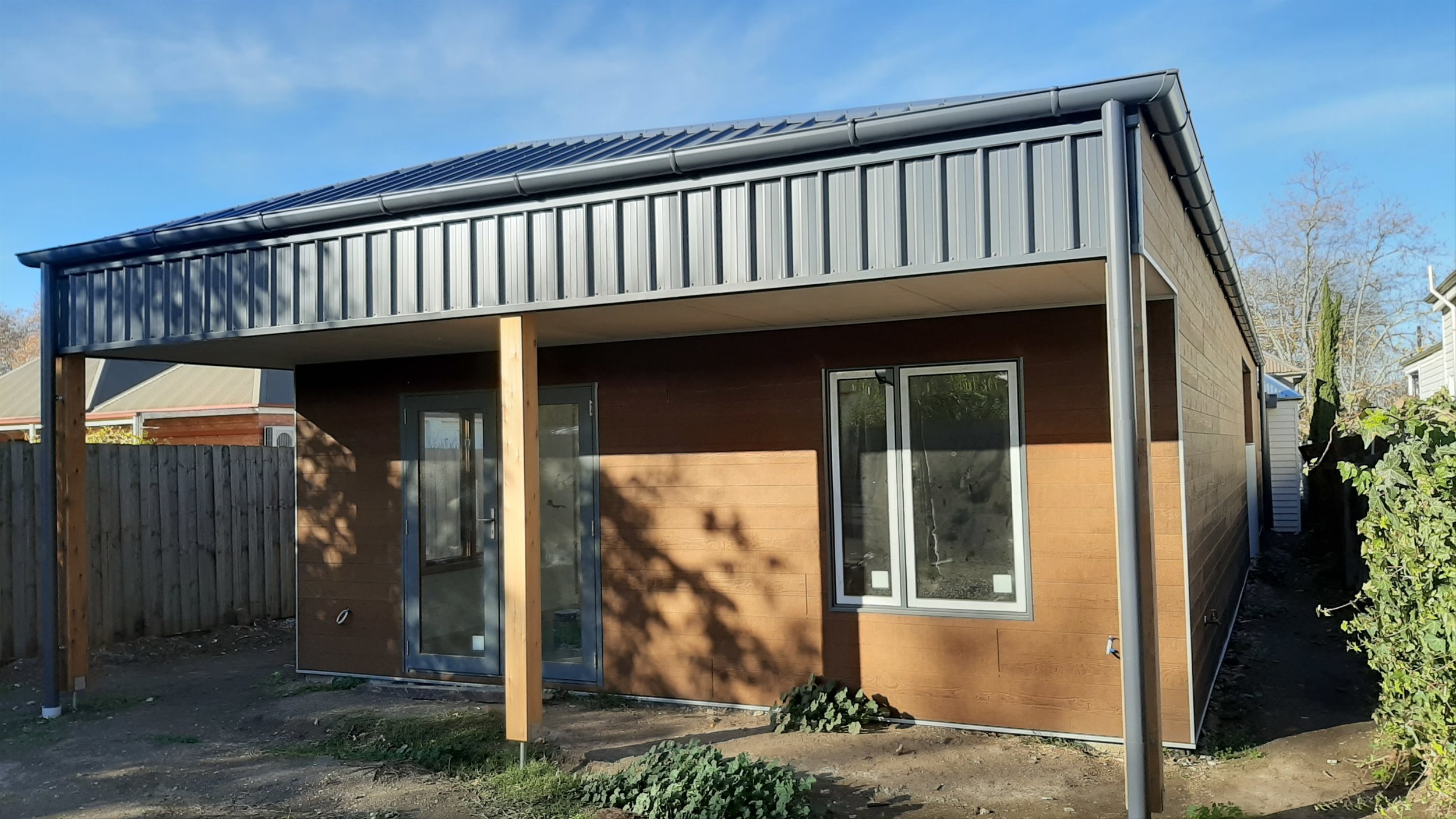  Short west facade with deep shading for the afternoon sun. 